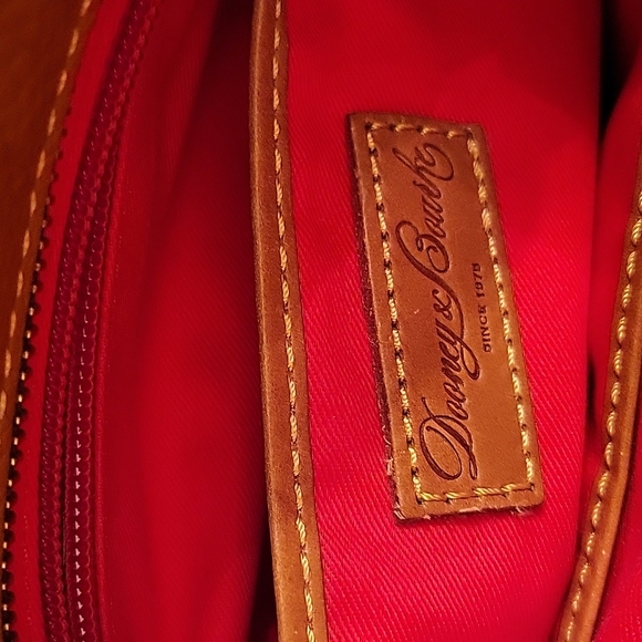 Dooney and Bourke Pepple grain leather Crossbody bag 11×9×4 - Picture 7 of 8